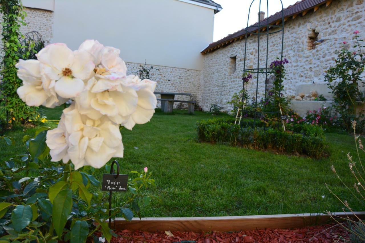 Demeure Saint Martin Bed & Breakfast Blancs-Coteaux Exterior photo